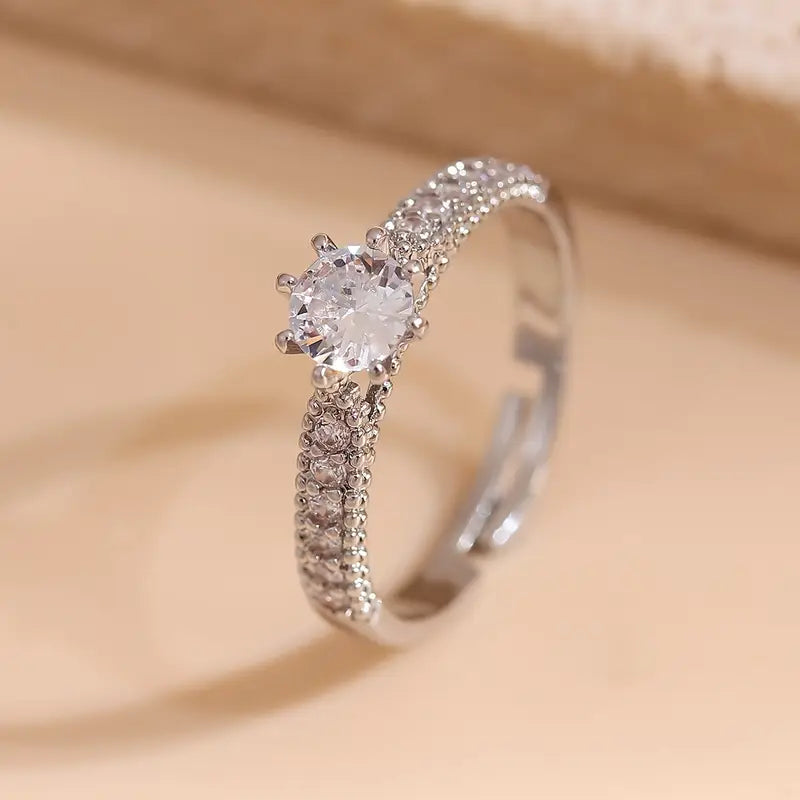 A Sophisticated And Minimalist High-end Cold-tone Copper Inlaid Synthetic Zirconia Ladies' Single Ring